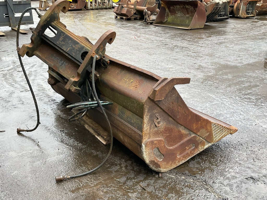 Verachtert tilting bucket CW-40 bucket witdh: 2400mm 70001956 Verachtert tilting bucket CW-40 bucket witdh: 2400mm 1 image 5