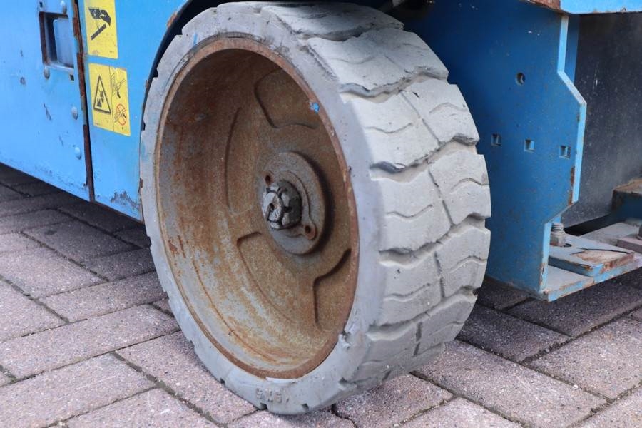 Genie GS4047 Electric, 14m Working Height, 350kg Capacit 2013 GENIE - GS4047 - 90042 GS4047 Electric, 14m Working Height, ...