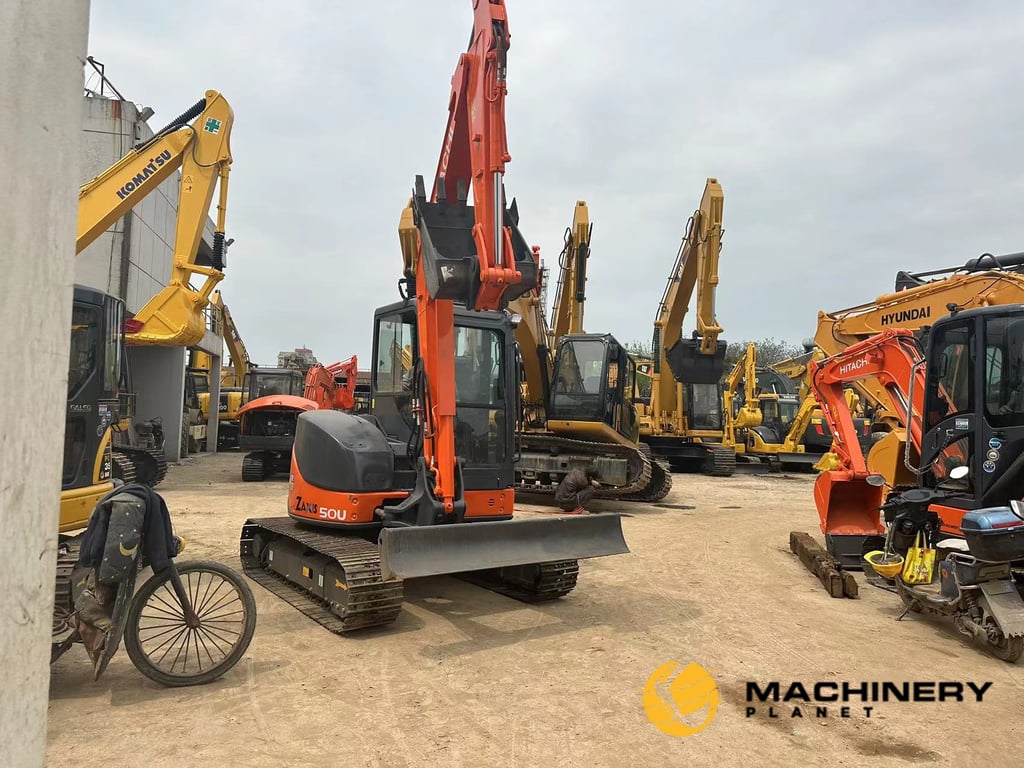 Hitachi ZX50u Mini Crawler Excavator GOOD CONDITION FOR SALE ZX50U 2020 1 Crawler Excavators image 2