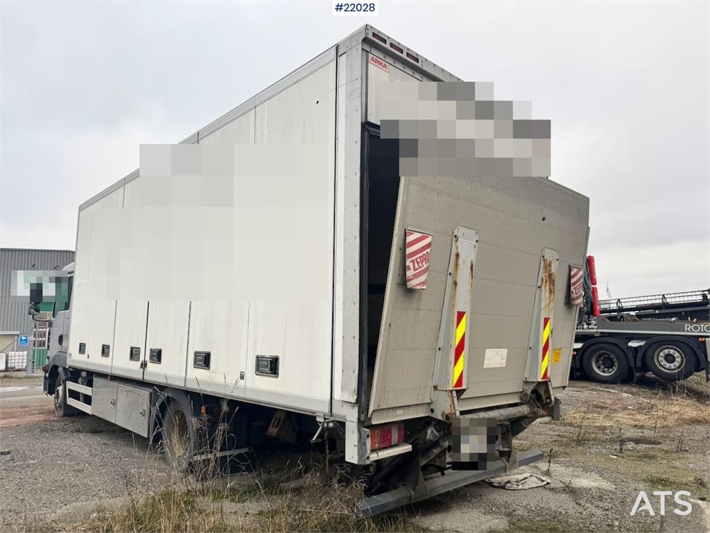 MAN TGL 12.210 4x2 box truck with full side opening 2008 22028 TGL 12.210 4x2 box with full side opening 2008 1 image 9