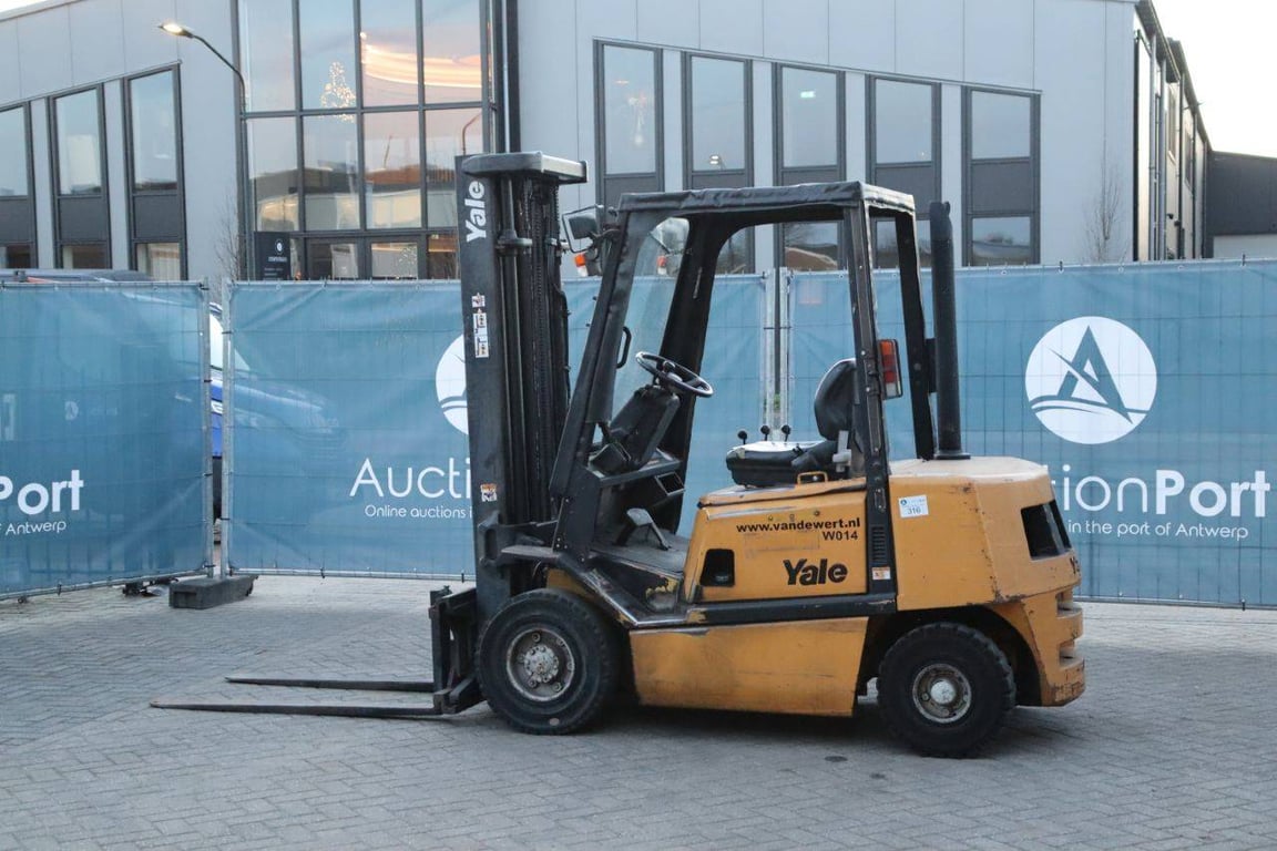 Forklift Yale GDP25TF Diesel 2340kg 1998 1998 GDP25TF 1998 1 Forklift image 3