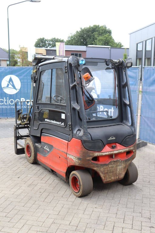Forklift Linde E25 Electric 2500kg 4.2m 2016 2016 E25L-01 2016 1 Forklift image 4