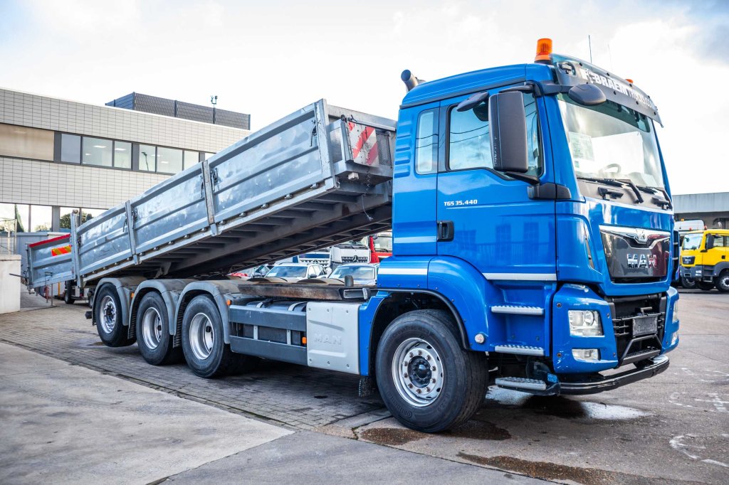 MAN TGS 35.440 BL 8x4-4 2015 E63079 TGS 35.440 BL 8x4-4 2015 1 image 2