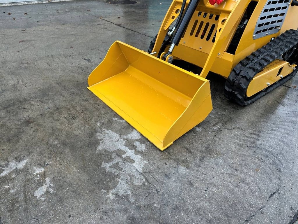 Skid Steer Loader IR IRL30 Petrol 2025 with Excavator Arm GIYI ZWB New 2025 IR IRL30 2025 0 image 12