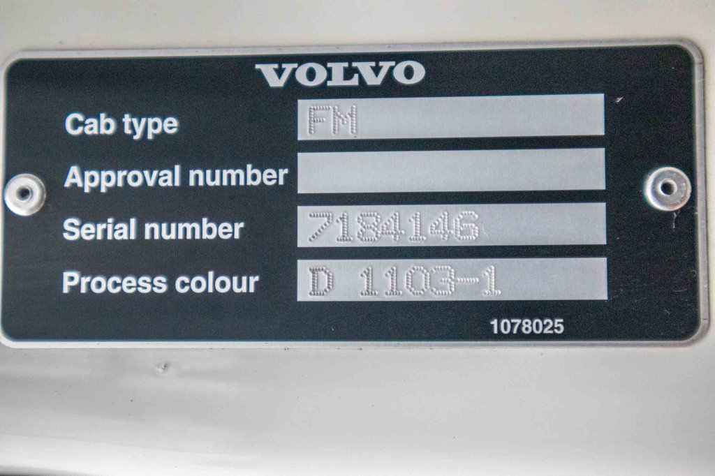 VOLVO FM 330+10 pneus/tires-intarder 2010 E63037 FM 330+10 pneus/tires-intarder 2010 1 image 14