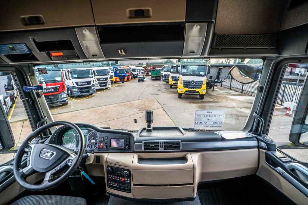 MAN TGS 18.460 BLS LX + INTARDER + HYDR 2017 E64860 TGS 18.460 BLS LX + INTARDER + HYDR 2017 1 image 11