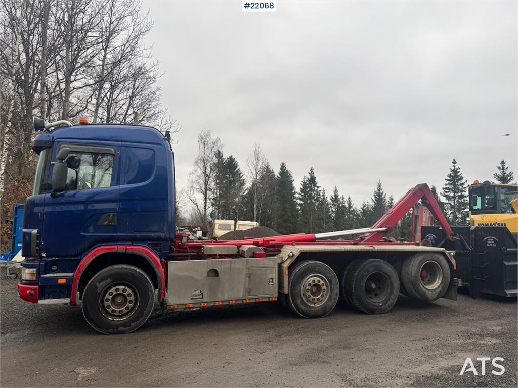 Scania R164 580 8x2 tridem hook truck 2003 22068 R164 580 8x2 tridem hook truck 2003 1 image 3