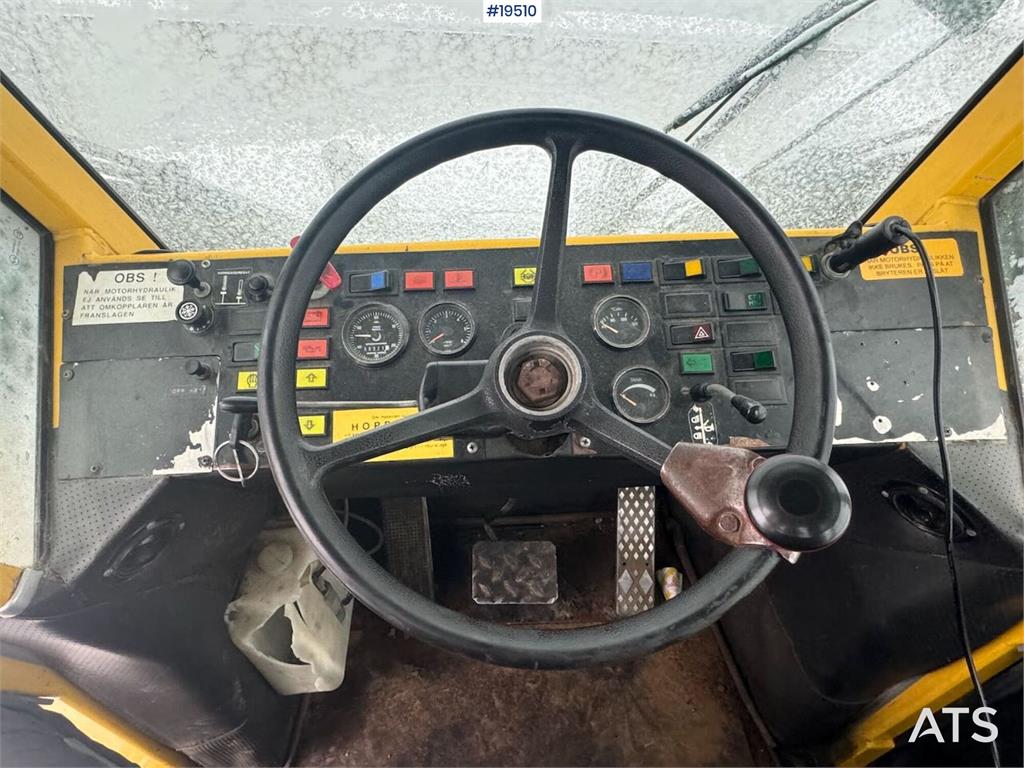 Wille 645 Wheel loader w/ bucket 19510 Wille 645 Wheel loader w/ bucket 1 Wheel Loaders image 13