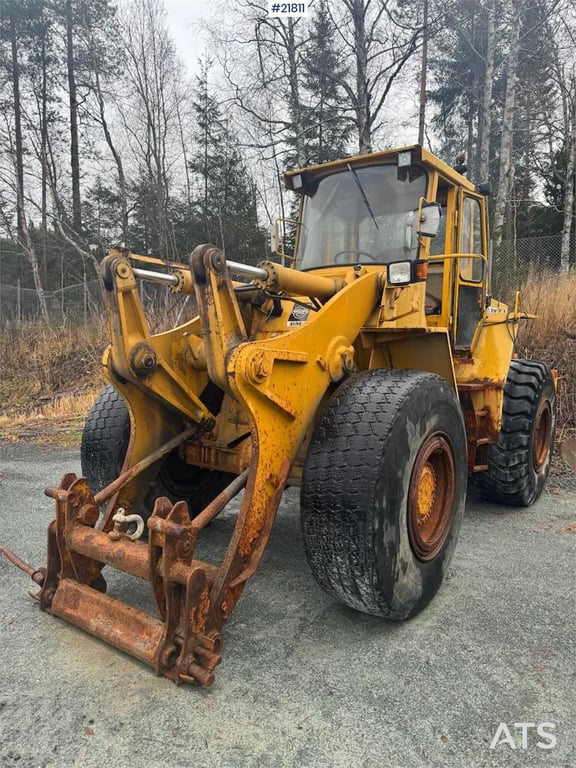 Volvo LM1240 wheel loader. WATCH VIDEO 1975 21811 LM1240 wheel loader. WATCH VIDEO 1975 1 Wheel Loaders image 9
