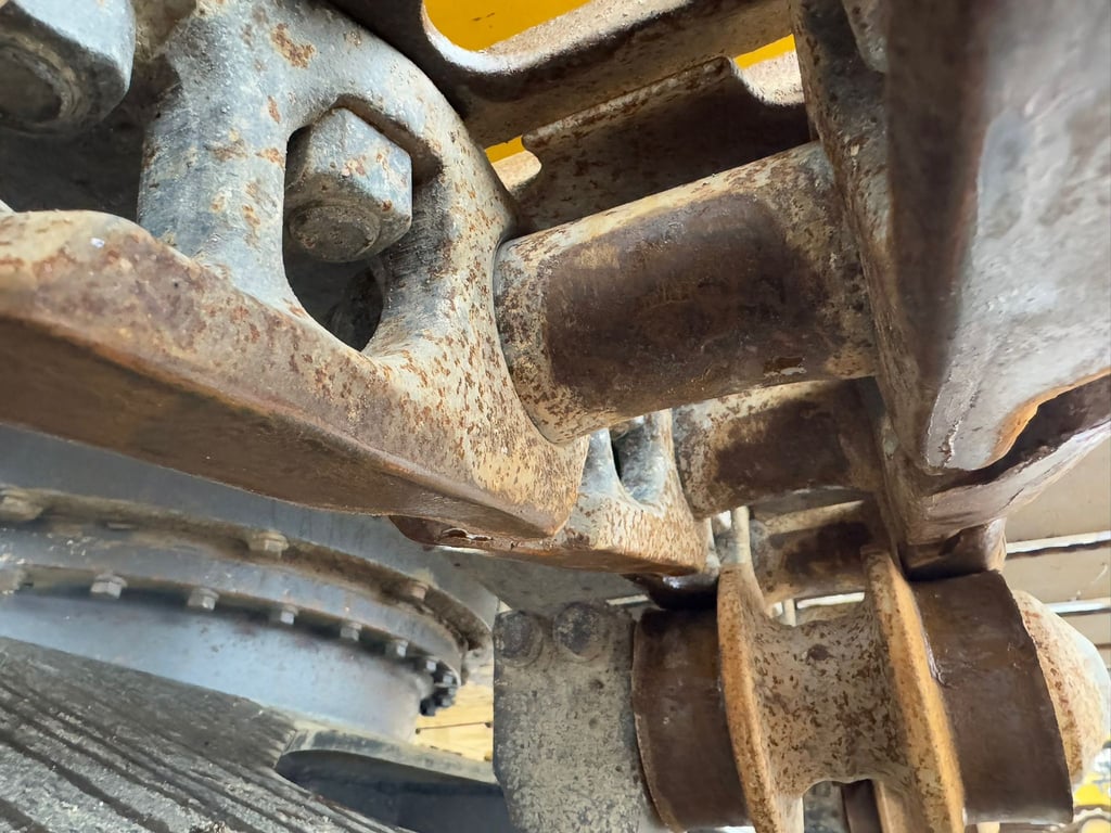 Komatsu HB215LC-1 HB 2012 00033062 HB215LC-1 HB 2012 1 image 11