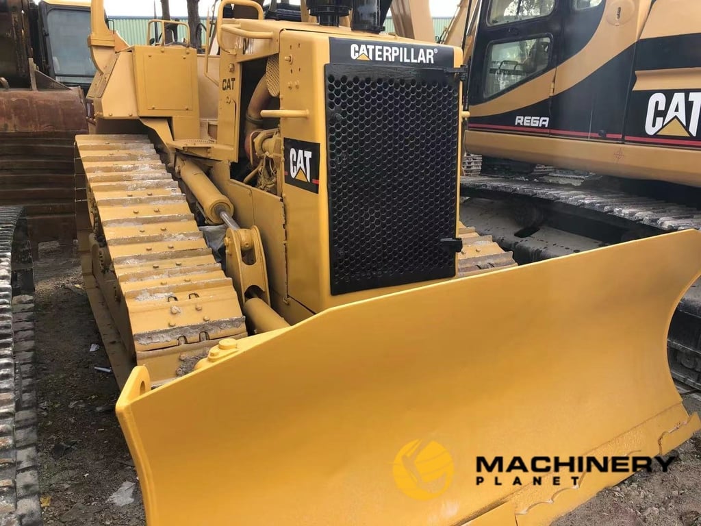 D4H Caterpillar Used Bulldozer good price D4H 2016 1 Dozers image 4