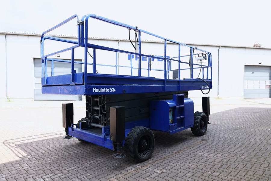 Haulotte H15SXL Diesel, 4x4 Drive, 15m Working Height, 500k 2007 HAULOTTE - H15SXL - 90093 H15SXL Diesel, 4x4 Drive, 15m W...