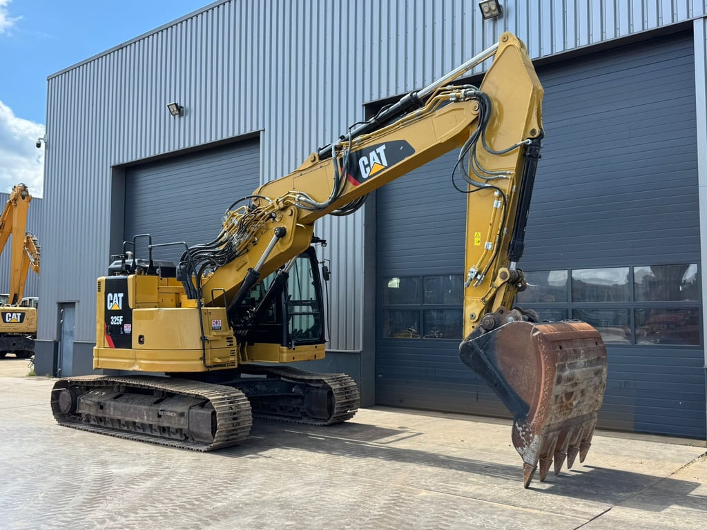 Caterpillar 325F LCR - 3 buckets 2018 00033371 325F LCR - 3 buckets 2018 1 image 8