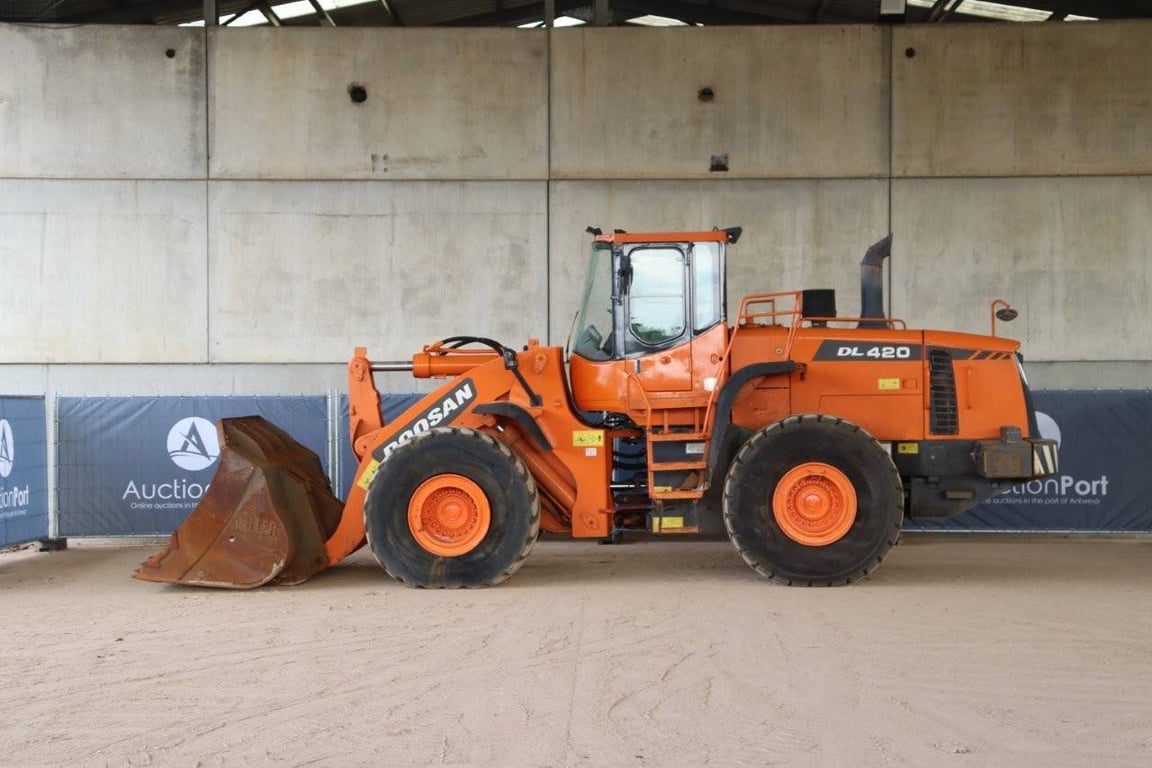 Wheel loader Doosan DL420 Diesel 2011 2011 DL420 2011 1 image 2