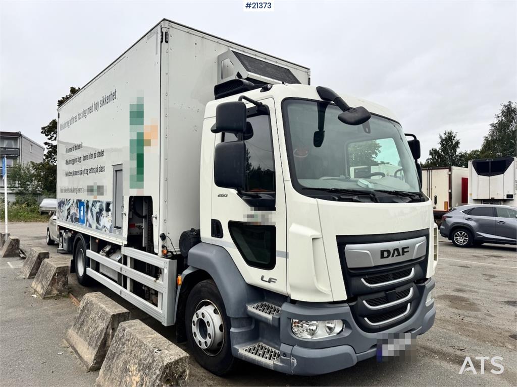 DAF LF260 Shredder Truck. 37,000 km! Must See! 2020 21373 DAF LF260 Shredder Truck. 37,000 km! Must See! 2020 1 image 4