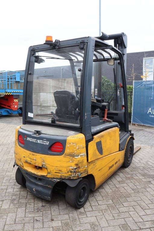 Forklift Jungheinrich EFG430 Electric 3000kg 4.0m 2010 2010 EFG 430 2010 1 Forklift image 6