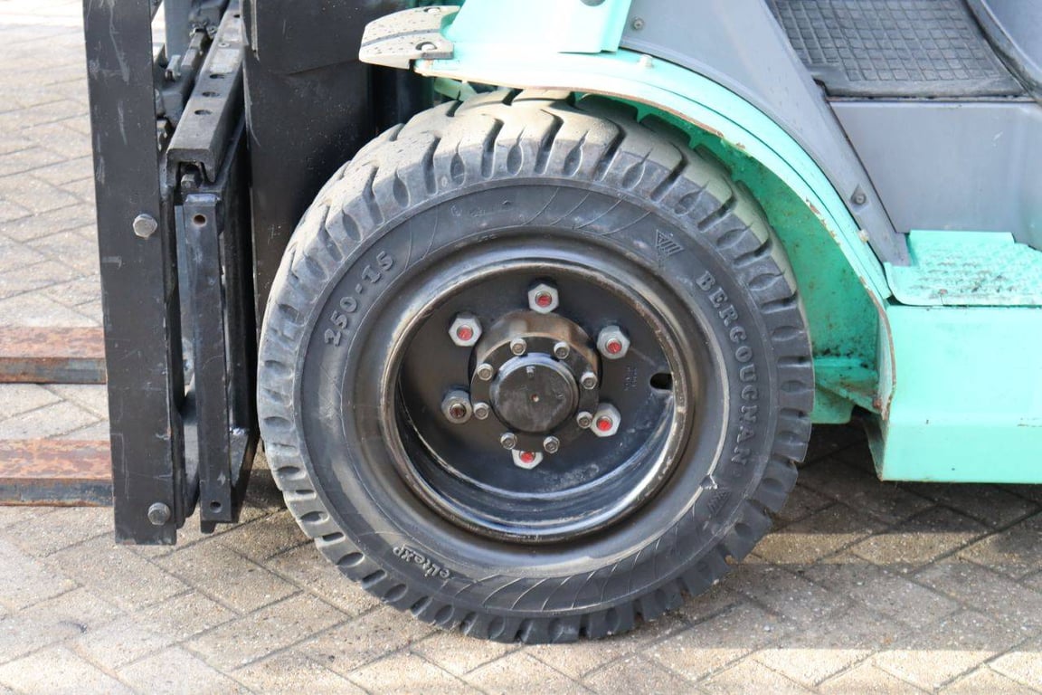 Forklift Mitsubishi FG35N LPG 3500kg 2010 2010 FG35N 2010 1 Forklift image 14
