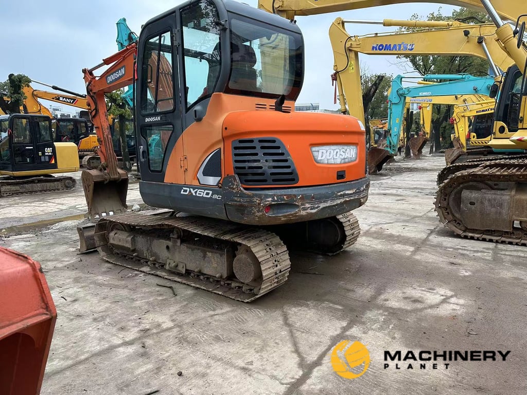 DOOSAN DX60-9C 6TONS Used Crawler Excavator Hot Sale DX60-C 2019 1 Crawler Excavators image 3
