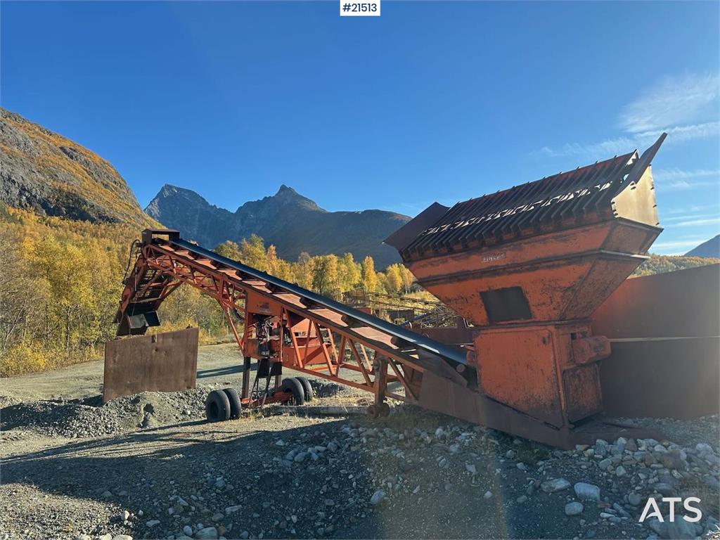 Finlay Hydrascreen screener with feed hopper 21513 Hydrascreen screener with feed hopper 1 image 3