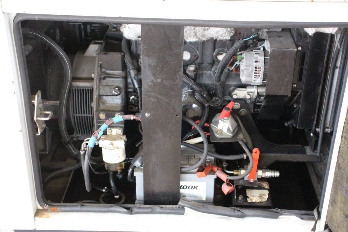 Generator SDMO R22C3 Diesel 2011 2011 SDMO R22C3 2011 1 Generators image 12
