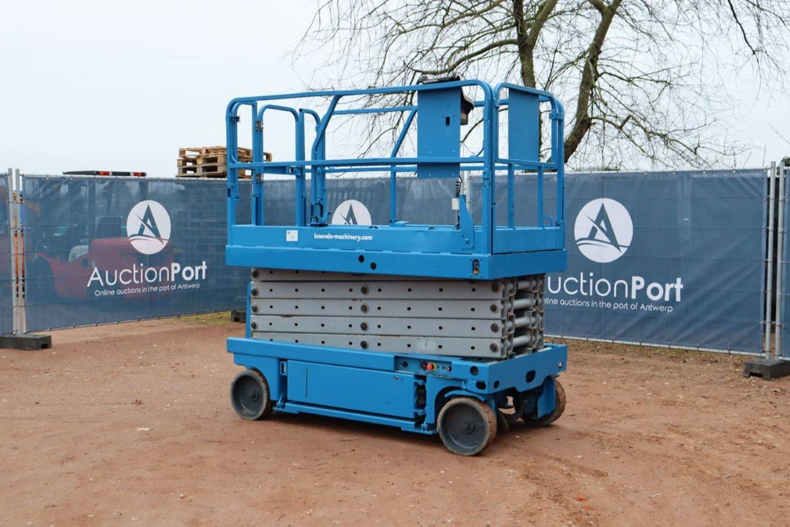 Scissor lift Genie GS-3246 Electric 11.8m 2002 2002 GS-3246 2002 1 Scissor Lifts image 4