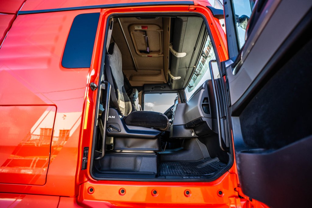 MAN TGX 18.470 XLX BLS 2019 E64718 TGX 18.470 XLX BLS 2019 1 image 13