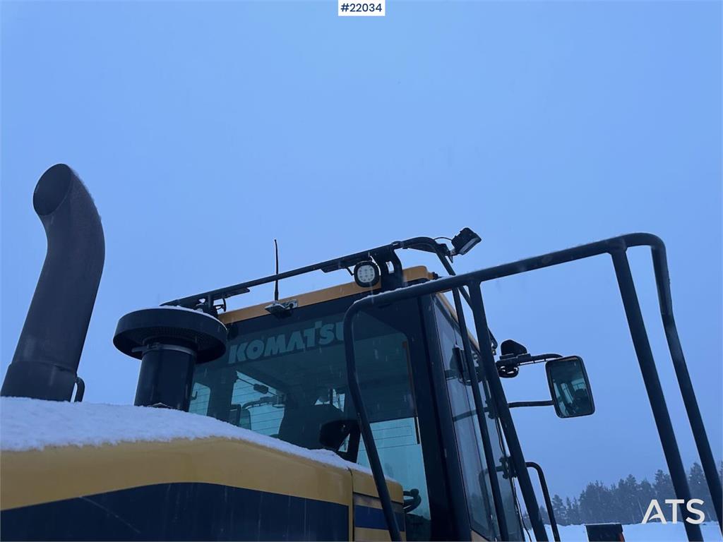 Komatsu WA380-7 wheel loader w/ bucket, scale, summer and 2016 22034 WA380-7 wheel loader w/ bucket, scale, summer and 201...