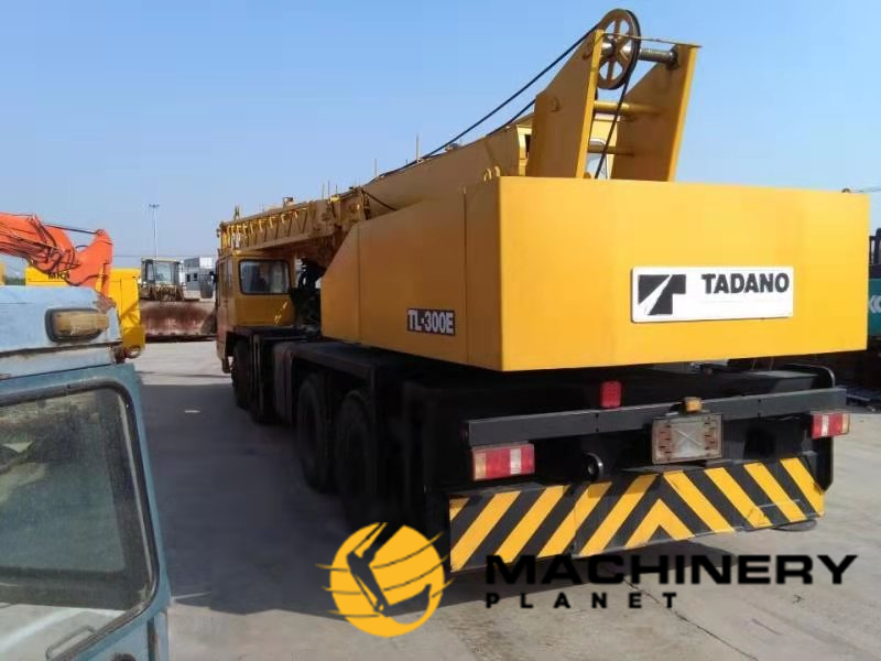 Tadano TL300E Crane Used High Quality TL300E 2018 1 Mobile Cranes image 3
