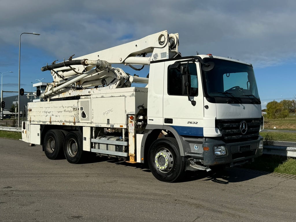 Heavy machinery product image - Image 6 of 15