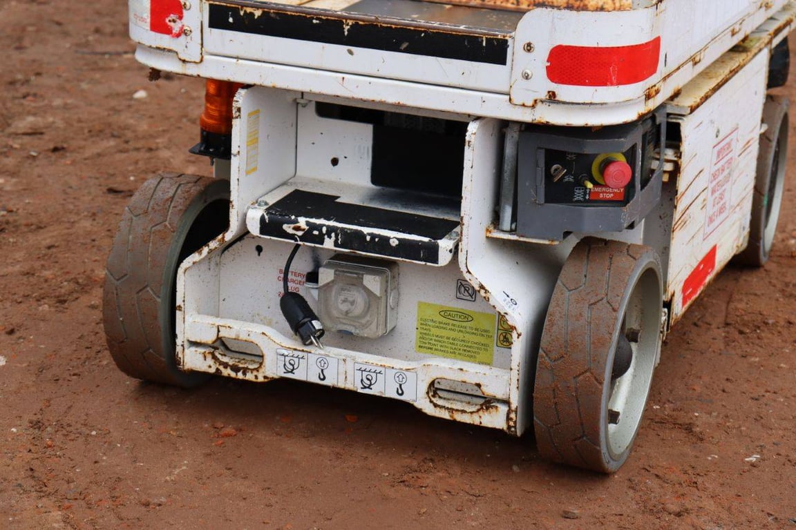 JLG 1230ES Electric Mast Lift 5.66m 2013 2013 1230ES 2013 1 image 10