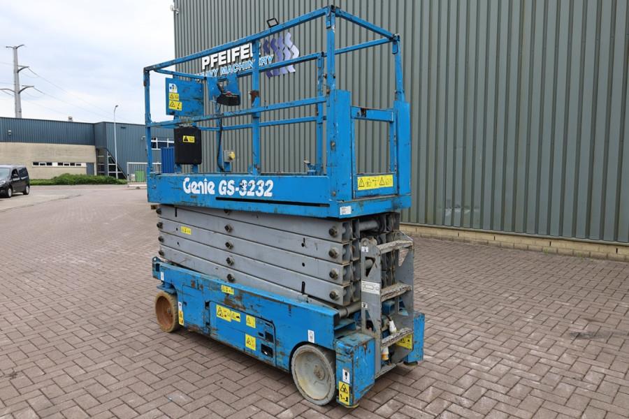 Genie GS3232 Hydraulic Outriggers, Electric, 11.75m Work 2013 GENIE - GS3232 - 90044 GS3232 Hydraulic Outriggers, Electric...