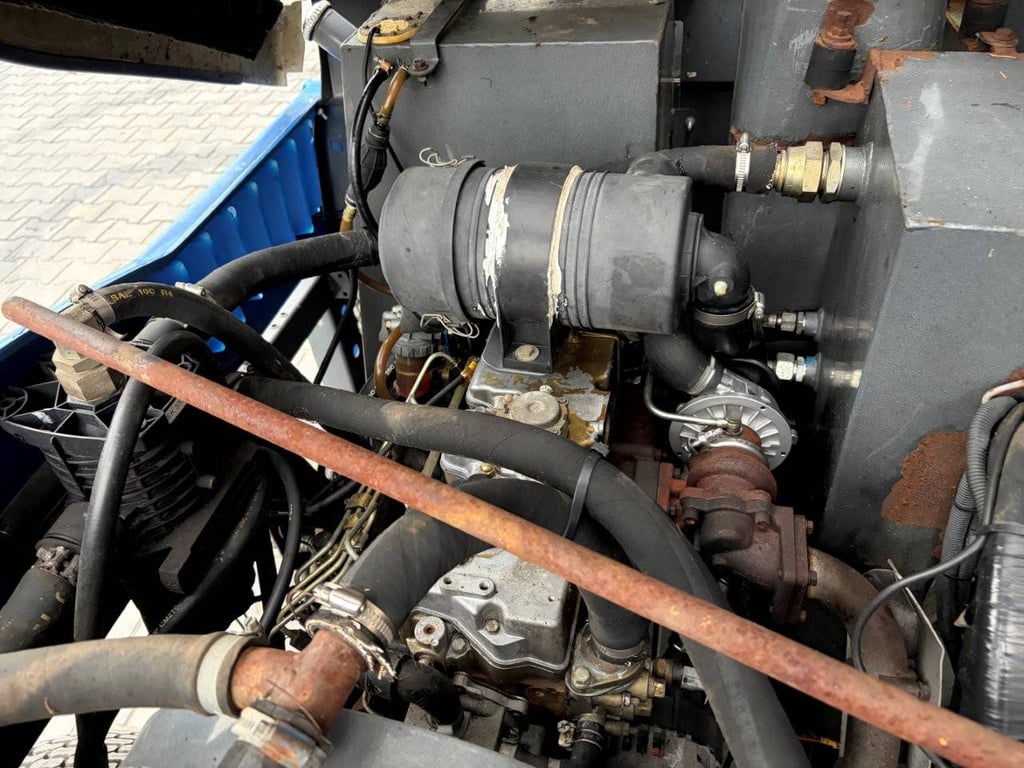 Vandy Diesel Riding Mower 2007 2007 Vandy 2007 1 image 7