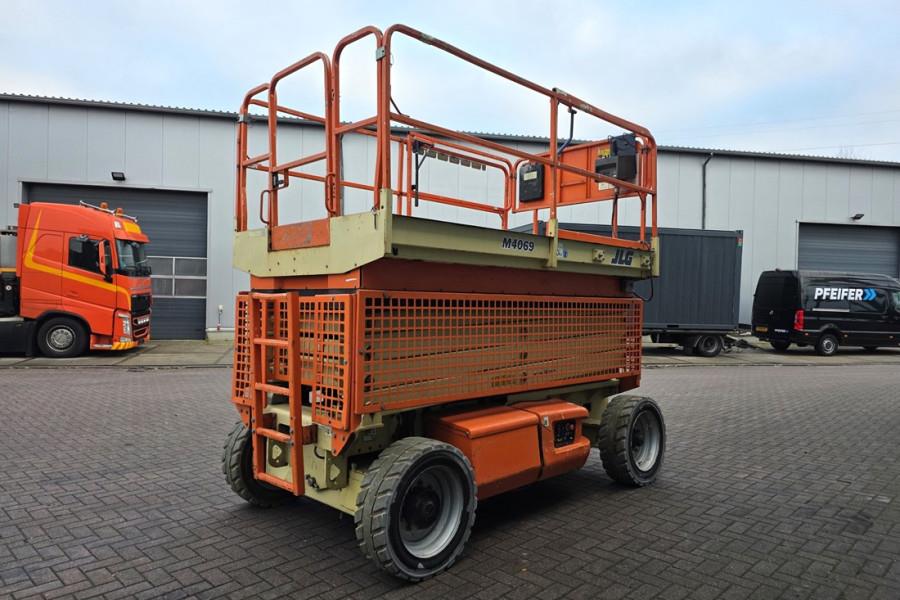JLG M4069 Hybrid, 14.2m Working Height, 360kg Capacity 2004 JLG - M4069 - 90382 M4069 Hybrid, 14.2m Working Height, 360kg ...