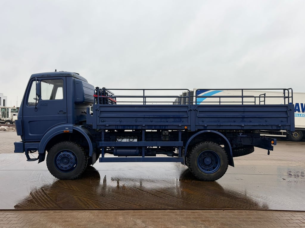 MercedesBenz 1017 4X4 ex army blue 70001337 MercedesBenz 1017 4X4 ex army blue 1 image 2