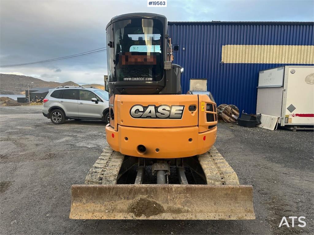 CASE CX50B excavator w/rototilt, hammer, grapple and 3 2014 19563 CX50B excavator w/rototilt, hammer, grapple and 3 2014 1...