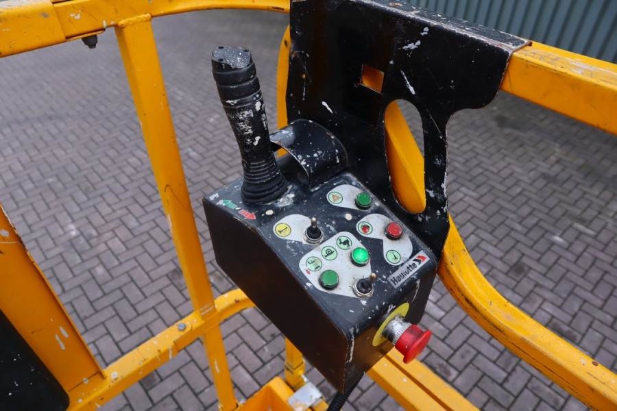 Haulotte Compact 10 Electric, 10m Working Height, 450kg Cap 2011 HAULOTTE - Compact 10 - 63138 Compact 10 Electric, 10m Wo...