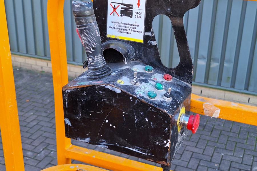 Haulotte Compact 10 Electric, 10m Working Height, 450kg Cap 2011 HAULOTTE - Compact 10 - 63602 Compact 10 Electric, 10m Wo...