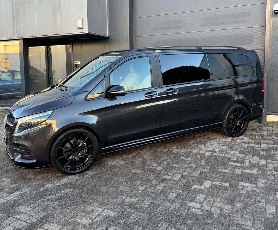 Mercedes-Benz V300 d Automatic business class AMG pack Diesel 2023 2023 V-Klasse (W447) _ V300 d Automatic AMG-pack 2023 1...