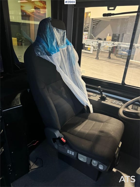 Golden Dragon Pivot EV Electric Bus 2019 21969 GOLDEN Dragon Pivot EV Electric Bus 2019 1 image 12