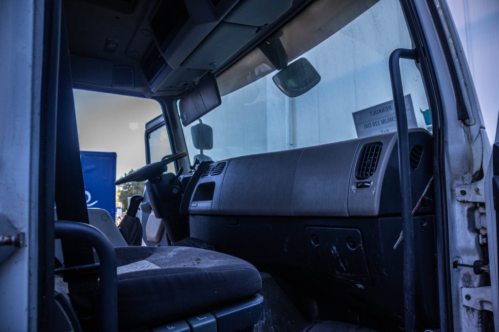 RENAULT PREMIUM 320 DXI+CITERNE ALIMENTAIRE ( engine problem) 2007 E59175 Renault PREMIUM 320 DXI+CITERNE ALIMENTAIRE ( en...