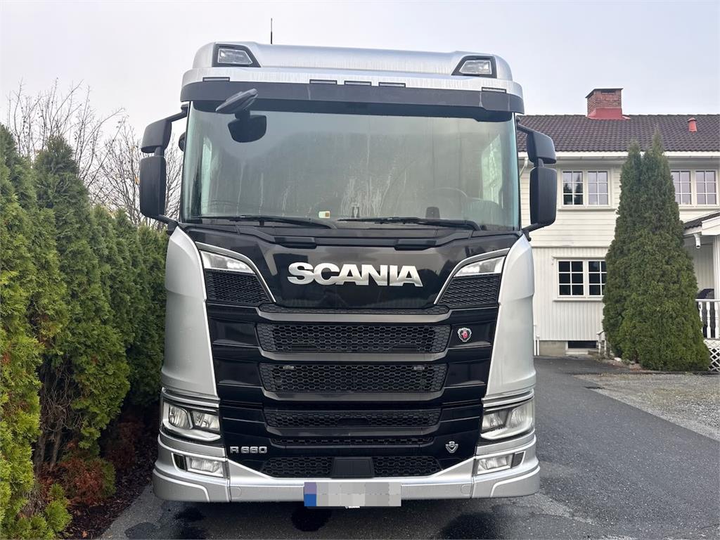 Scania R660 6x4 Asphalt Truck with Carnehl Asphalt Traile 2022 21747 R660 6x4 Asphalt Truck with Carnehl Asphalt Traile 20...