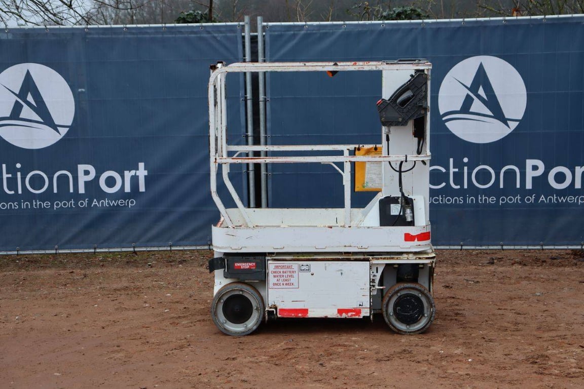 JLG 1230ES Electric Mast Lift 5.66m 2014 2014 1230ES 2014 1 image 2