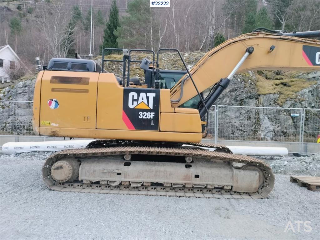 CAT 326FL 2017 22222 326FL 2017 1 Crawler Excavators image 3