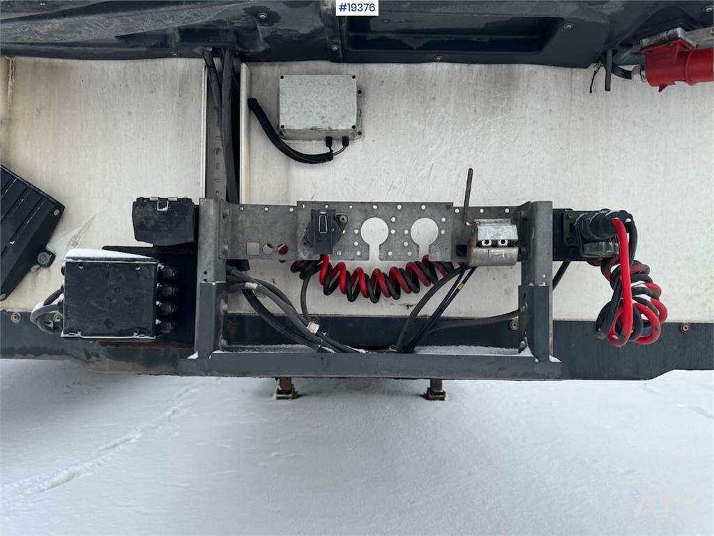 System trailer closed semi w/ Thermo king unit and 2015 19376 System trailer closed semi w/ Thermo king unit and 2015 1 Re...
