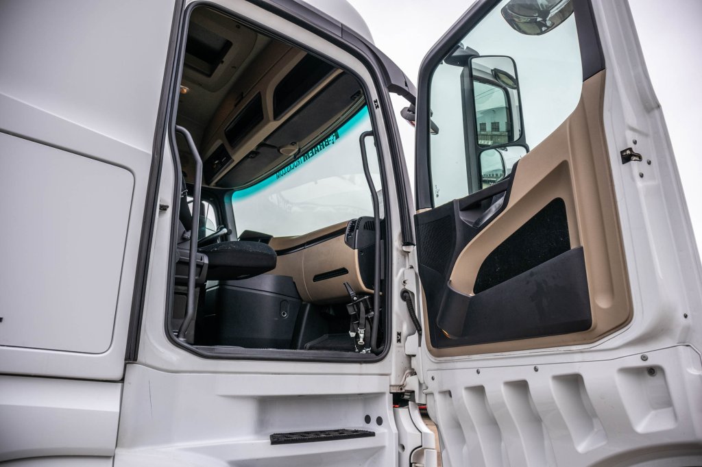 MERCEDES ACTROS 1845 LS 2016 E60367 ACTROS 1845 LS 2016 1 image 11