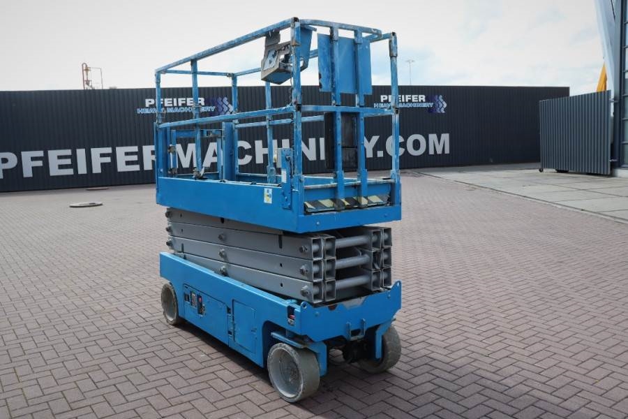 Genie GS2632 Electric, 10m Working Height, Non Marking T 2013 GENIE - GS2632 - 61976 GS2632 Electric, 10m Working Height, ...