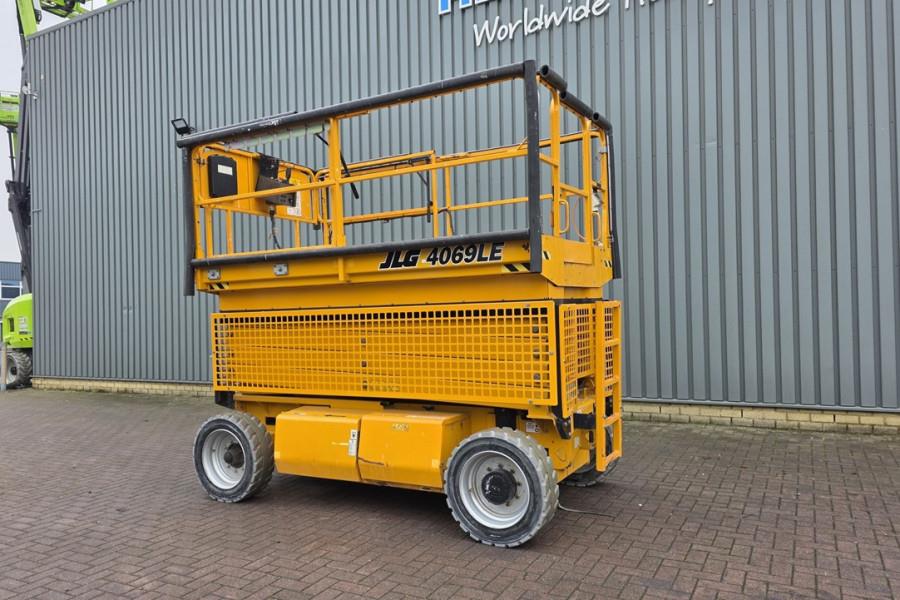 JLG 4069LE Electric, 14.2m Working Height, 360kg Capac 2015 JLG - 4069LE - 90381 4069LE Electric, 14.2m Working Height, 36...