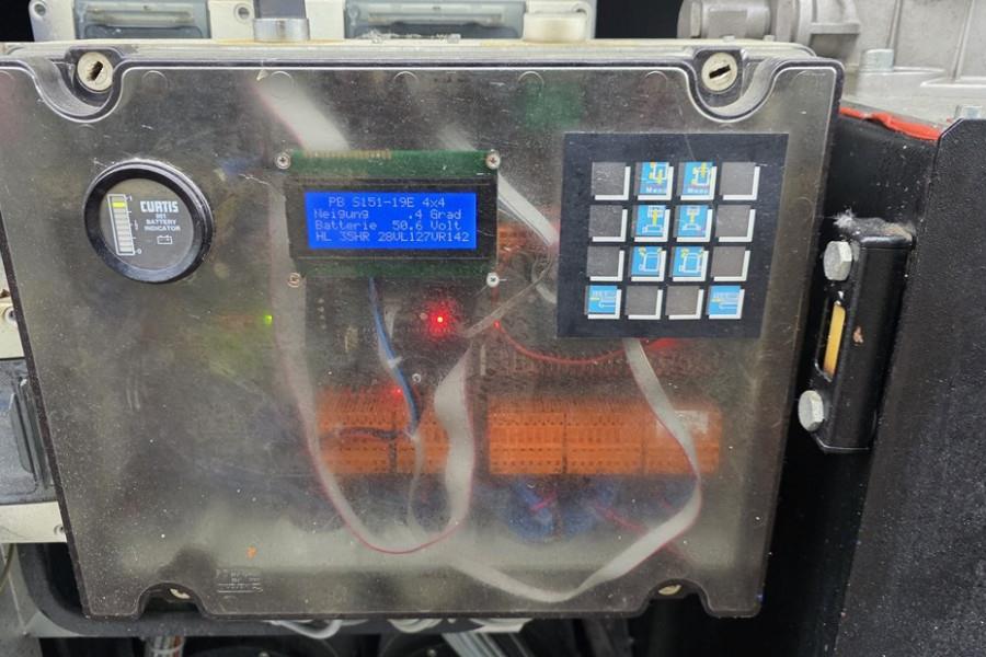 PB LIFT S151-19EGI Electric, 4x4 Drive, 15m Working H 2010 PB LIFT - S151-19EGI - 90389 PB LIFT S151-19EGI Electric, 4x4 D...