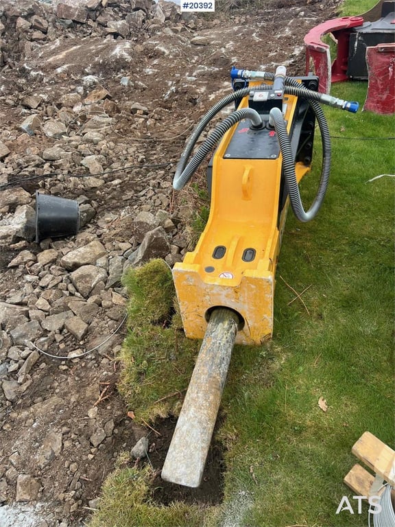 Danda D&A150DX spike hammer (1231 kg) w/ s60 attac 2022 20392 Danda D&A150DX spike hammer (1231 kg) w/ s60 attac 2022 1 im...