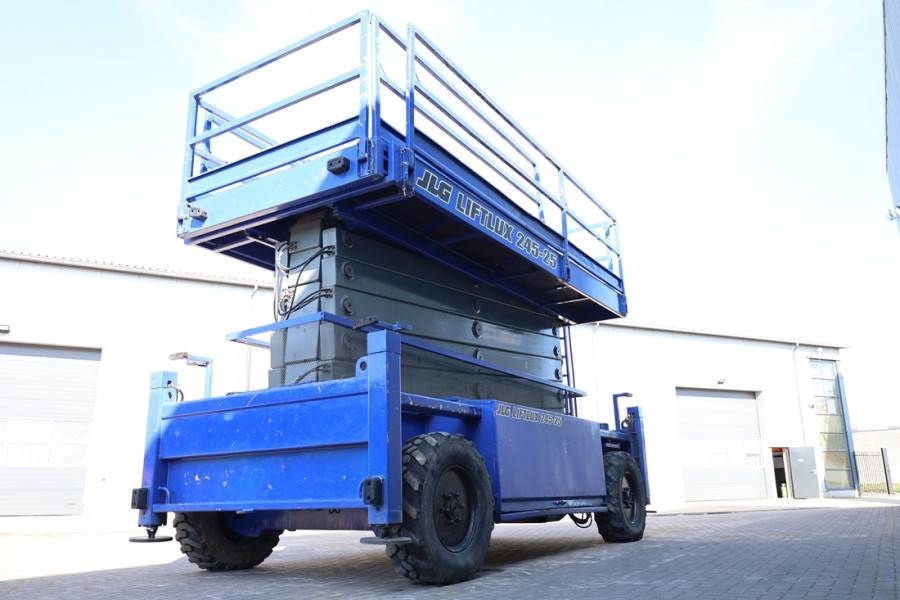 Liftlux SL245-25D 4WD Diesel, 4x4 Drive, 26.5m Working Hei 2003 LIFTLUX - SL245-25D 4WD - 50004 Liftlux SL245-25D 4WD Dies...